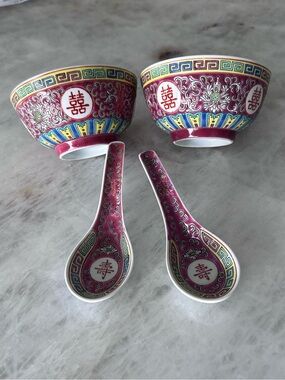 VTG 1900
Chinese porcelain Mun Shou longevity rose rice soup bowls and spoon